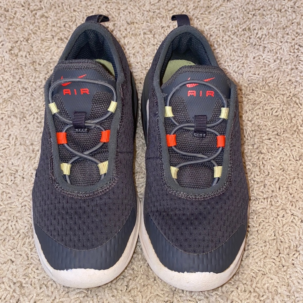Boys shoes